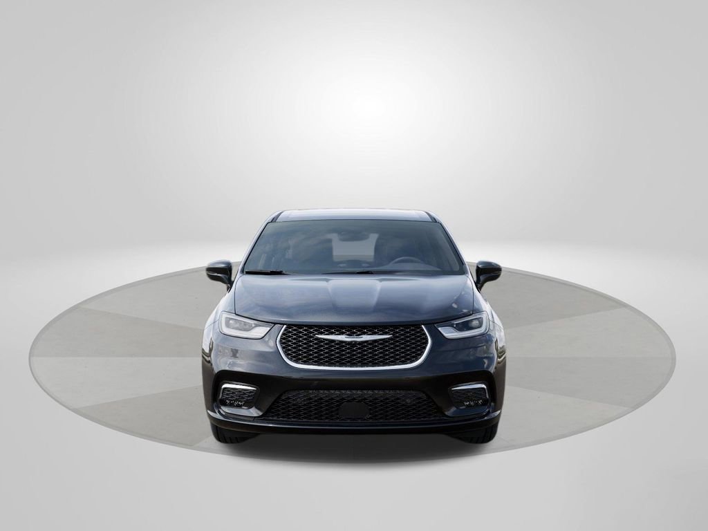 New 2025 Chrysler Pacifica Select w/ Uconnect Theater Family Group FWD image 6