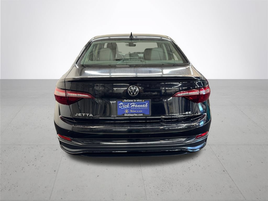 Used 2024 Volkswagen Jetta SE FWD image 5