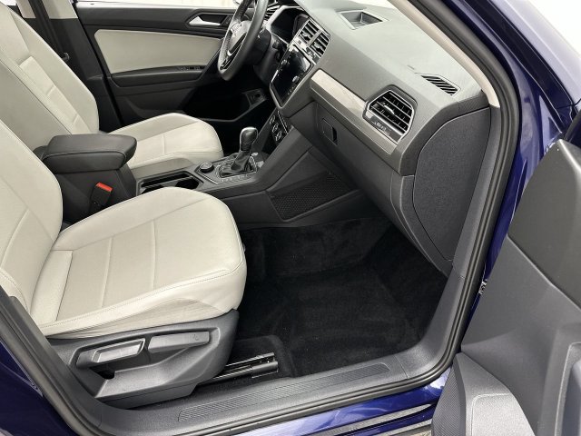 Used 2021 Volkswagen Tiguan SEL w/ 2-Row Tiguan MDO Package AWD/4WD image 25