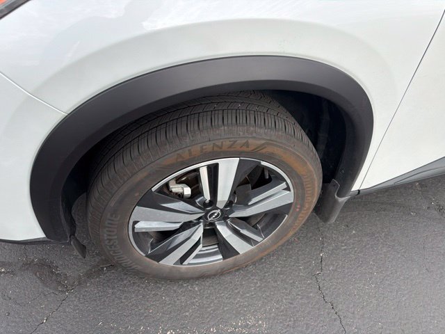 Used 2025 Nissan Rogue SL w/ SL Premium Package AWD/4WD image 15