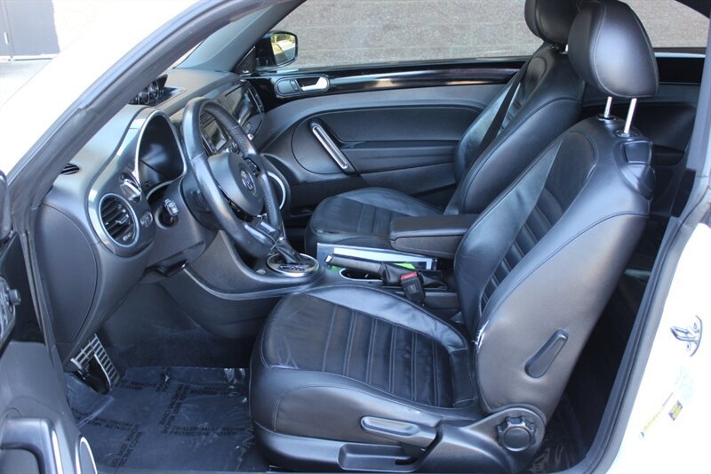 Used 2012 Volkswagen Beetle 2.0T FWD image 10