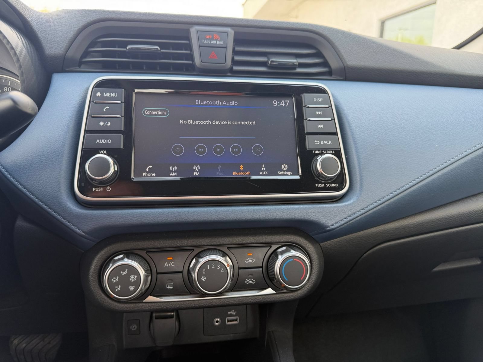 Used 2025 Nissan Versa SV FWD image 16