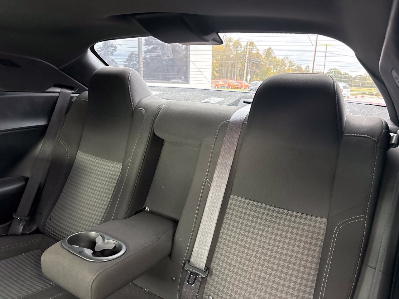 Used 2020 Dodge Challenger SXT RWD image 5