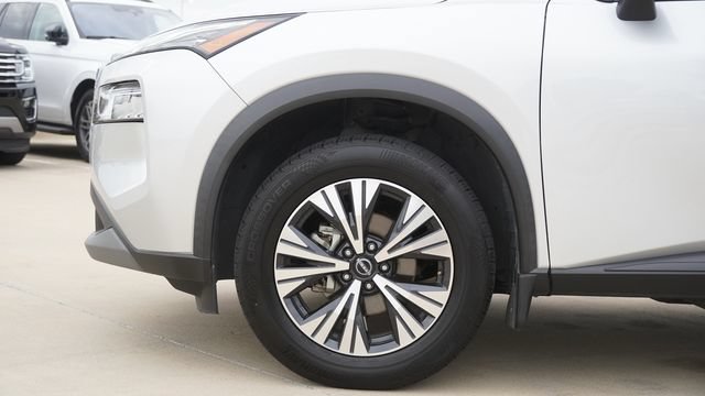 Used 2023 Nissan Rogue SV FWD image 5