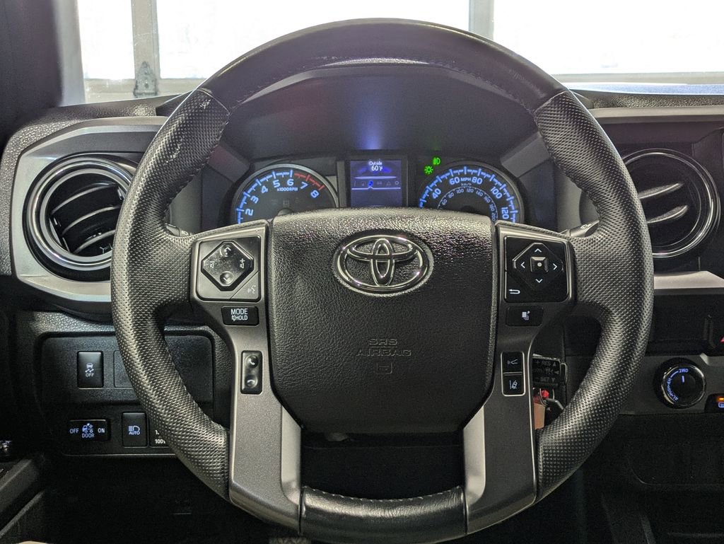 Used 2022 Toyota Tacoma TRD Sport w/ TRD Premium Sport Package AWD/4WD image 21