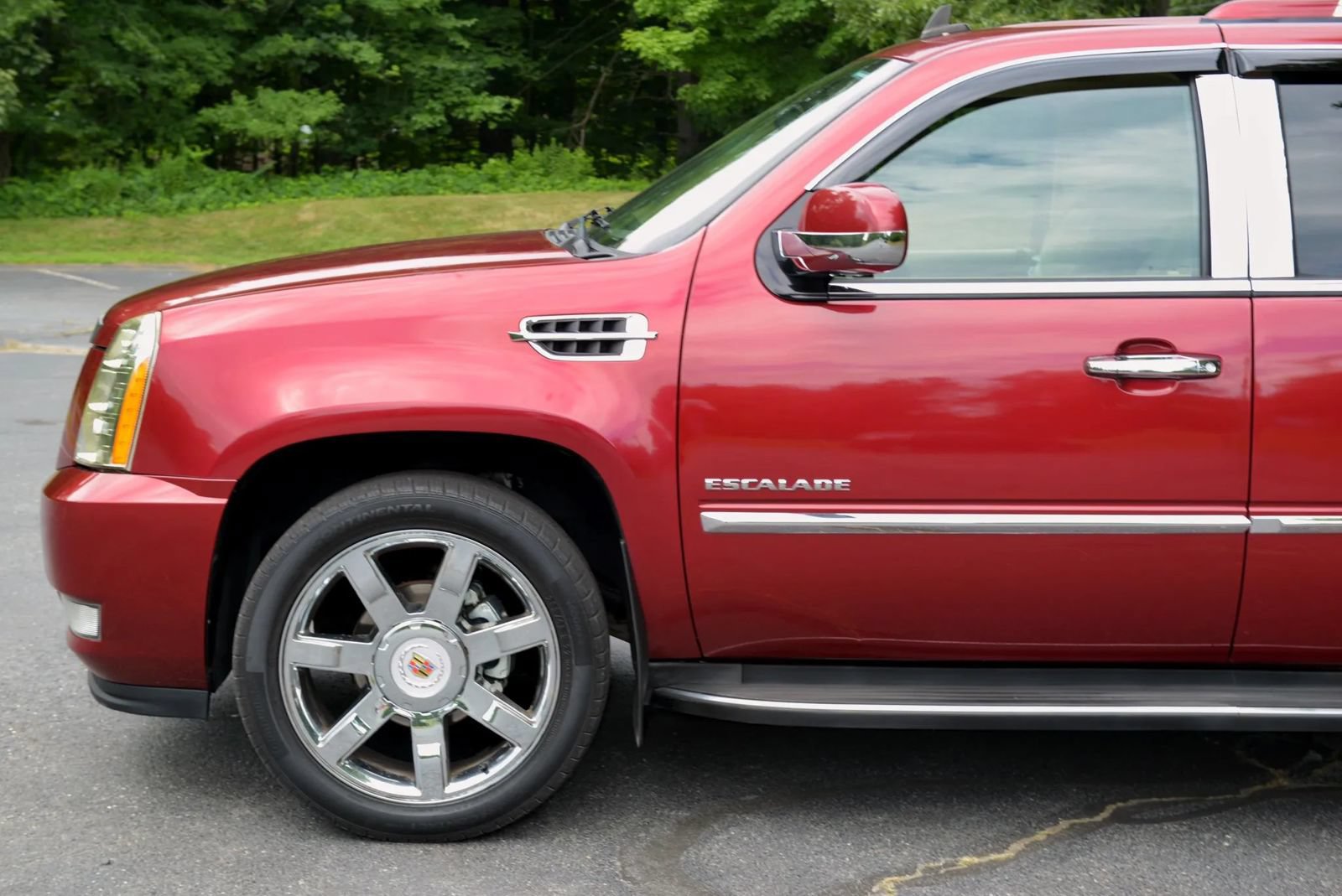 Used 2010 Cadillac Escalade Luxury AWD/4WD image 37