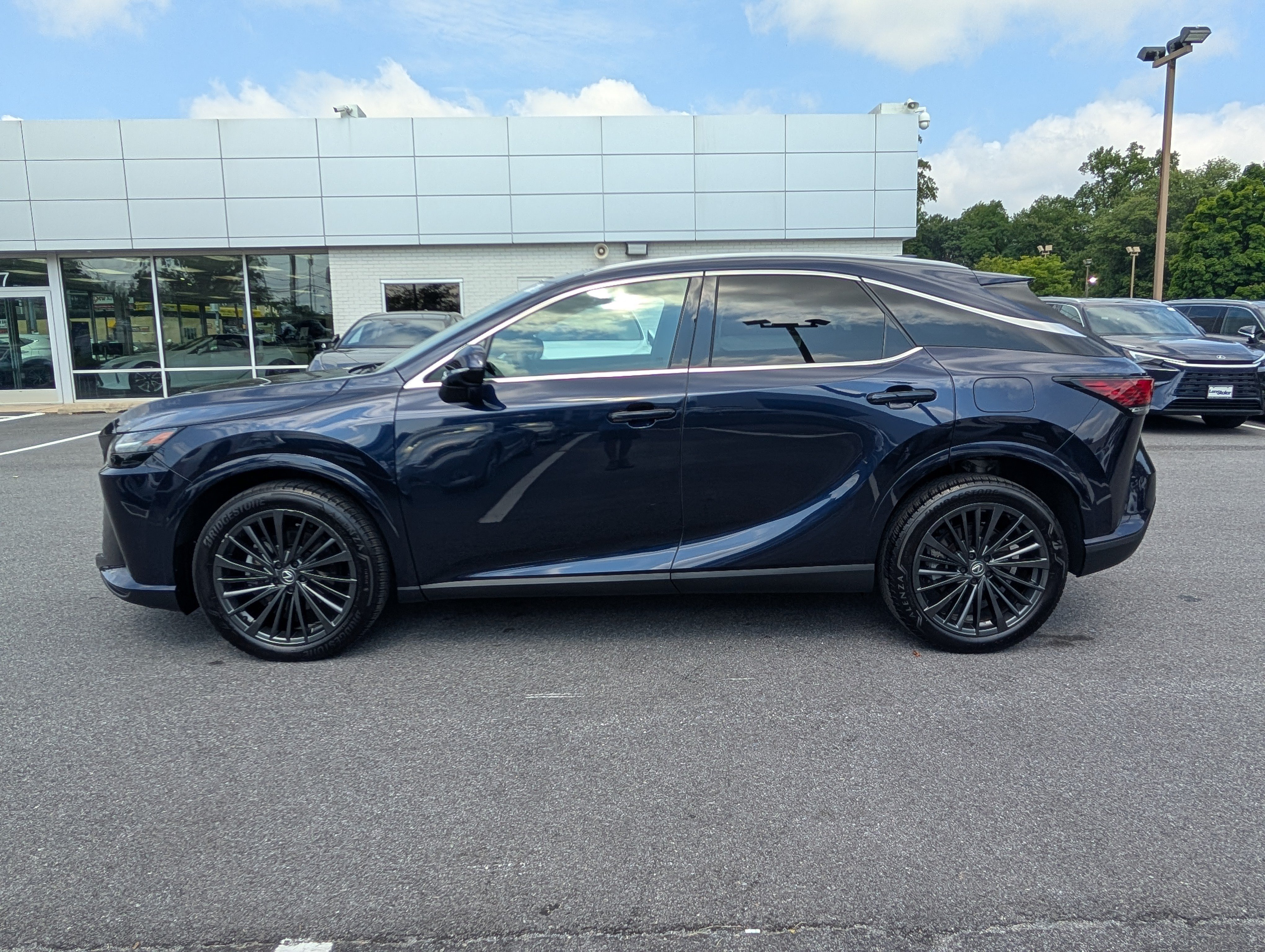 Certified 2025 Lexus RX 350 Premium w/ Accessory Package AWD/4WD image 6