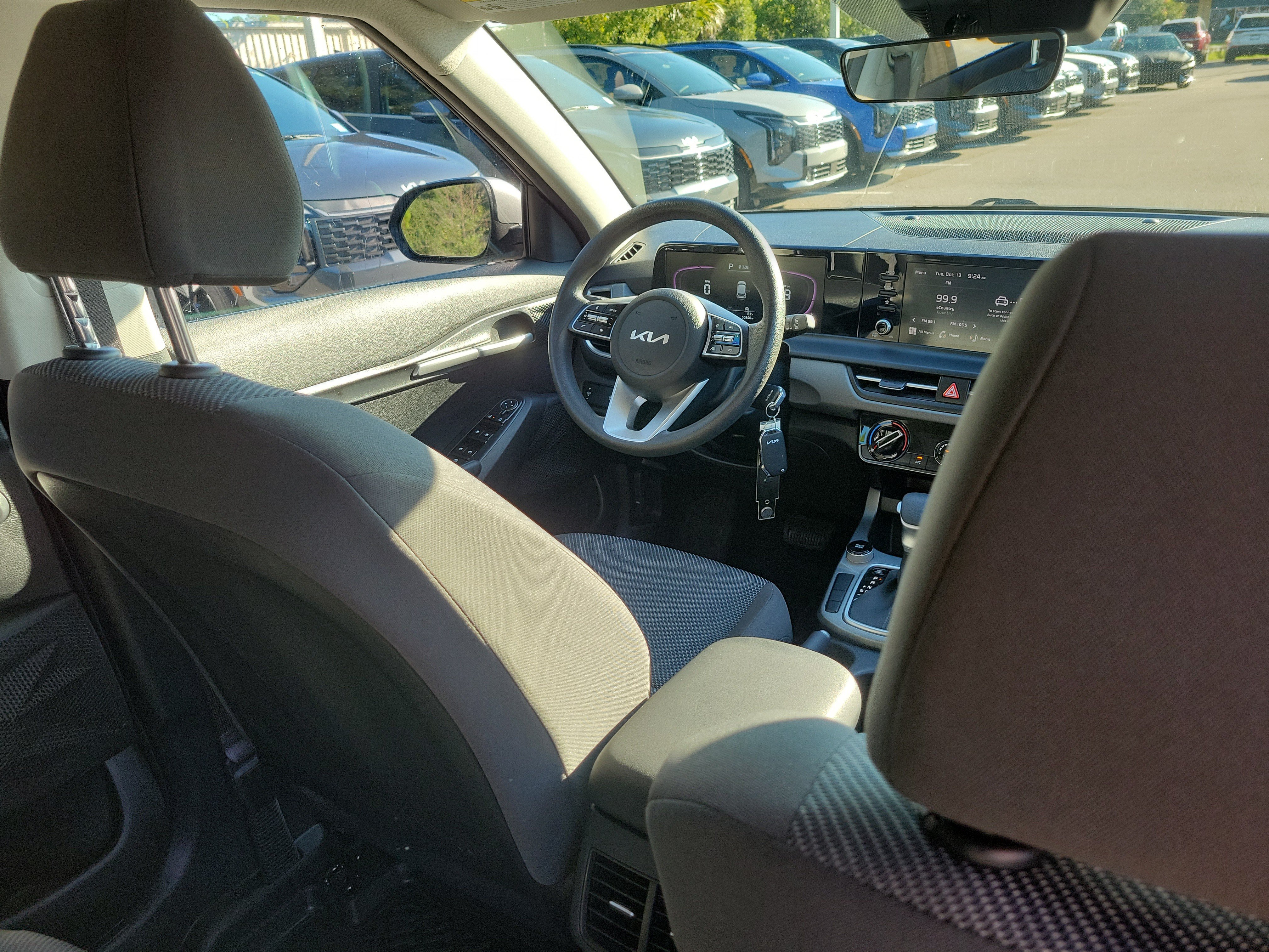 Used 2024 Kia Seltos LX AWD/4WD image 11