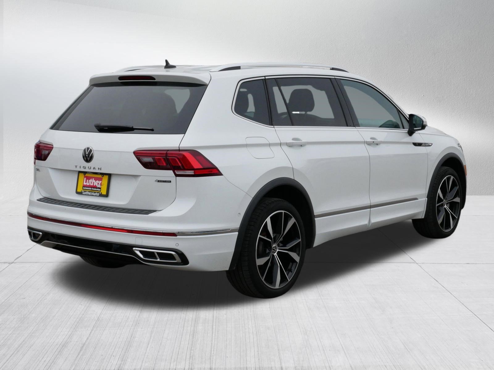 Used 2023 Volkswagen Tiguan SEL R-Line image 7