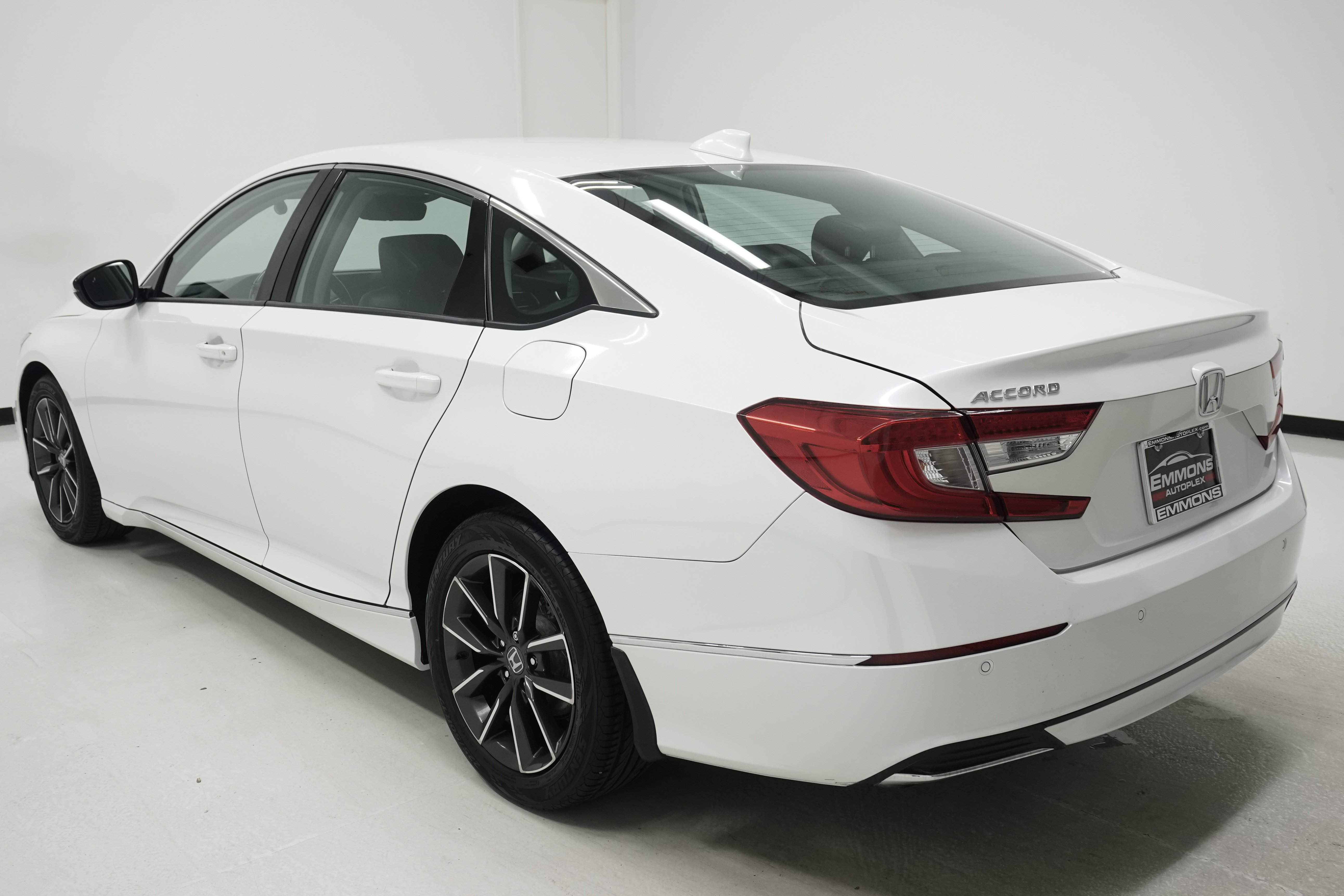 Used 2021 Honda Accord EX-L image 6