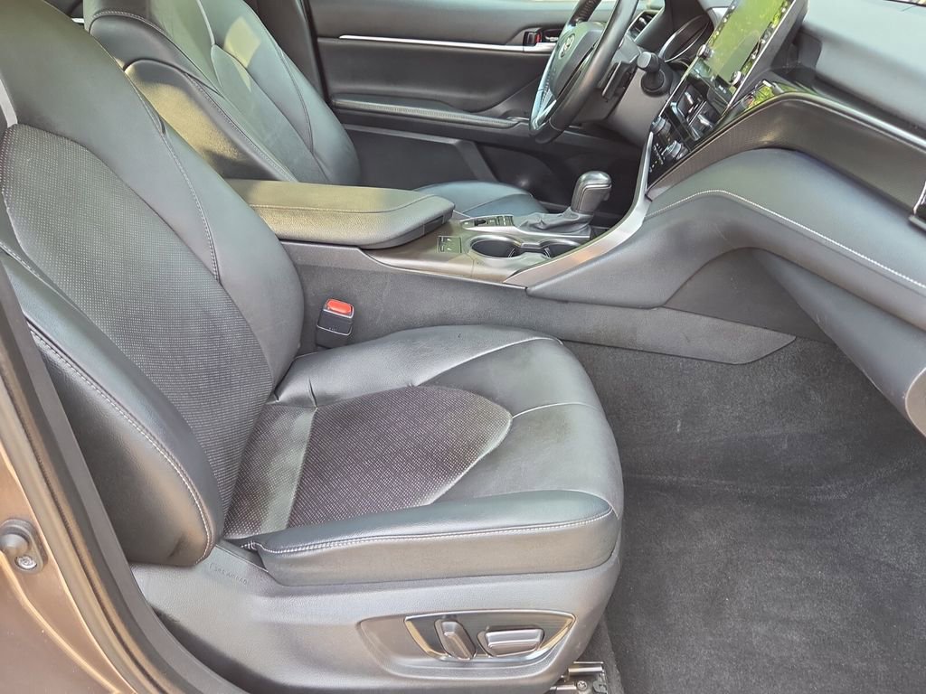 Used 2021 Toyota Camry XSE FWD image 19