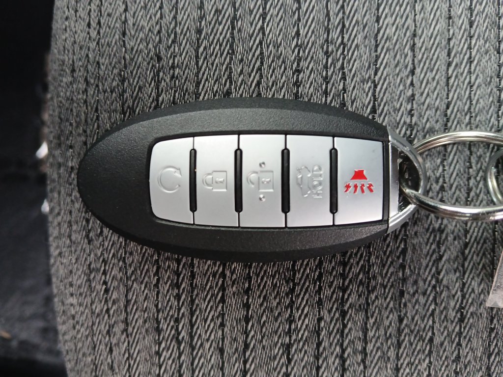Used 2022 Nissan Rogue SV AWD/4WD image 28