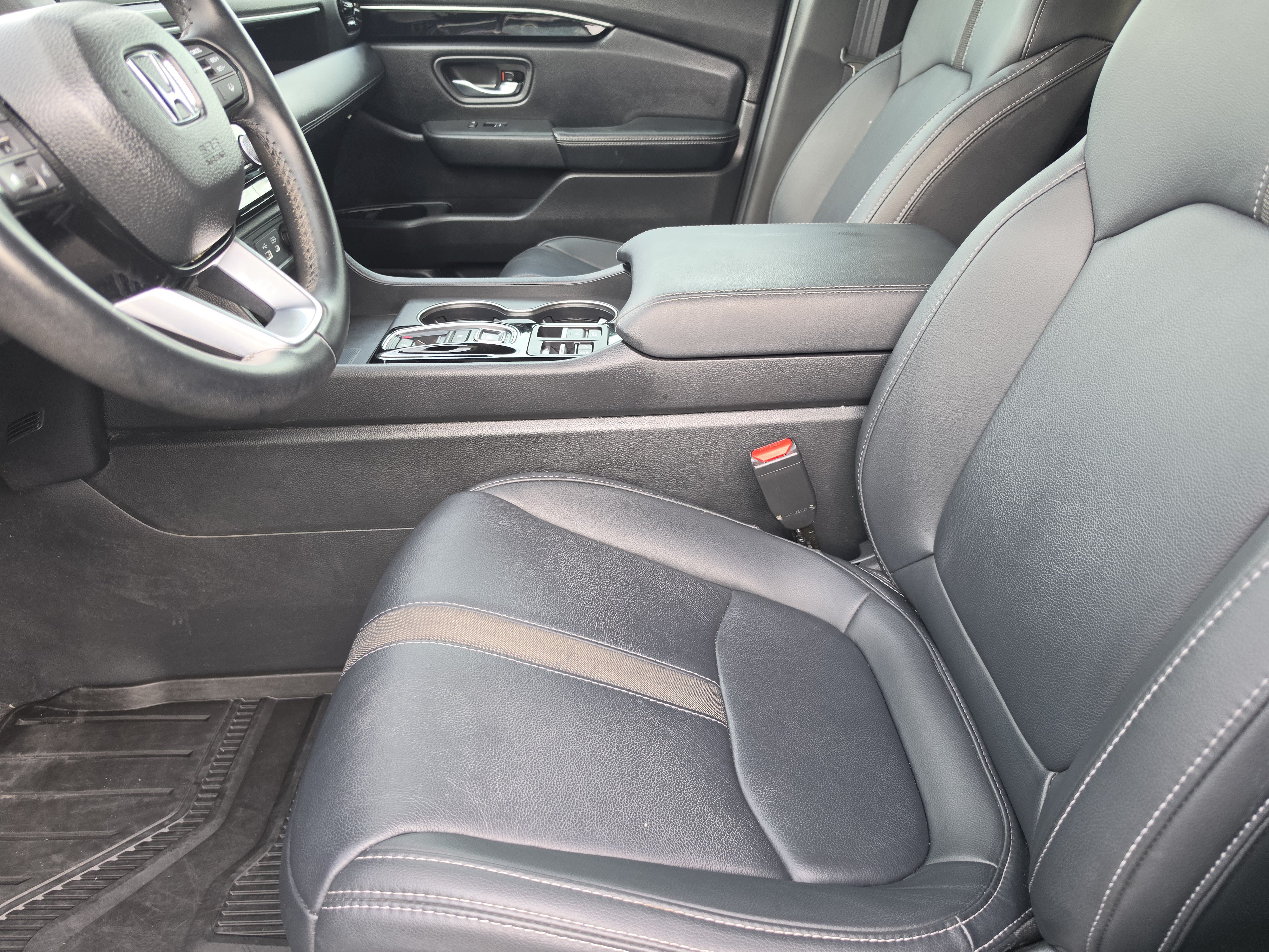 Used 2025 Honda Pilot EX-L image 7