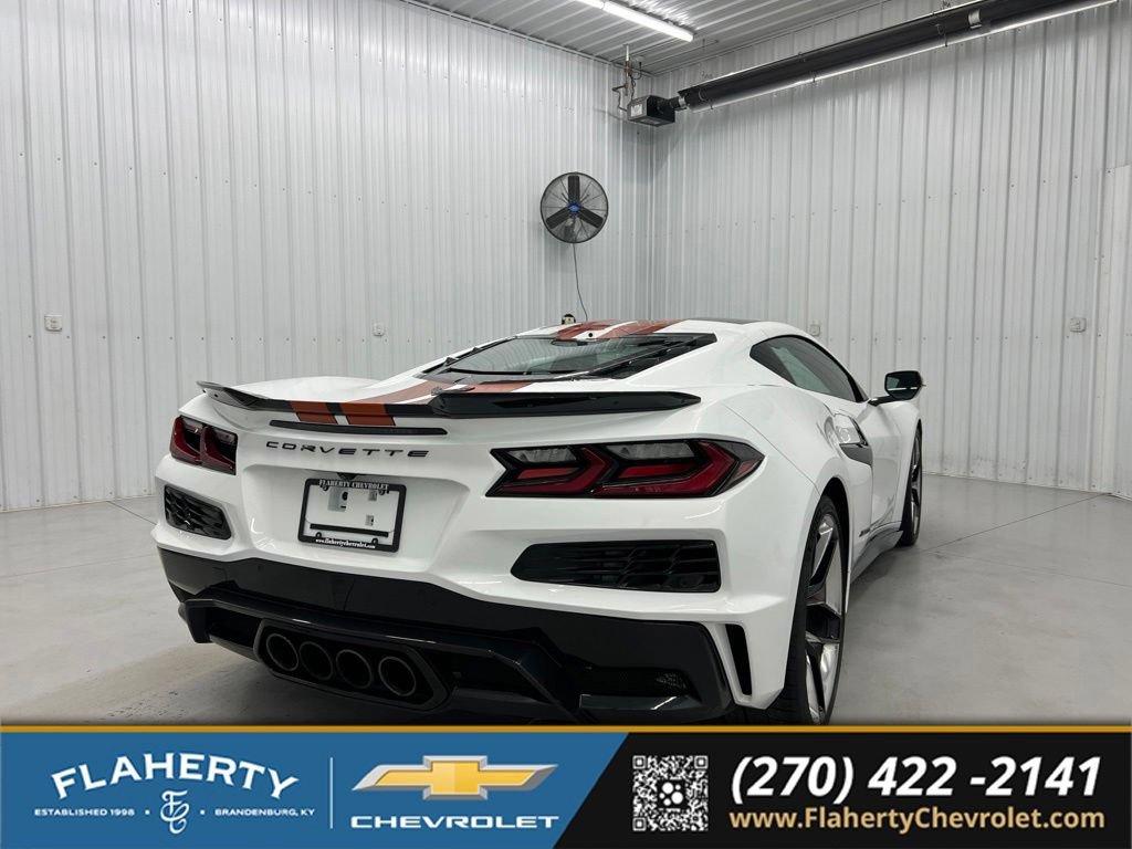 Used 2025 Chevrolet Corvette Z06 RWD image 3