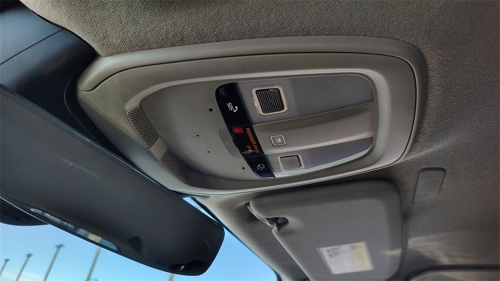 New 2026 Volvo XC40 B5 Core w/ Climate Package image 25