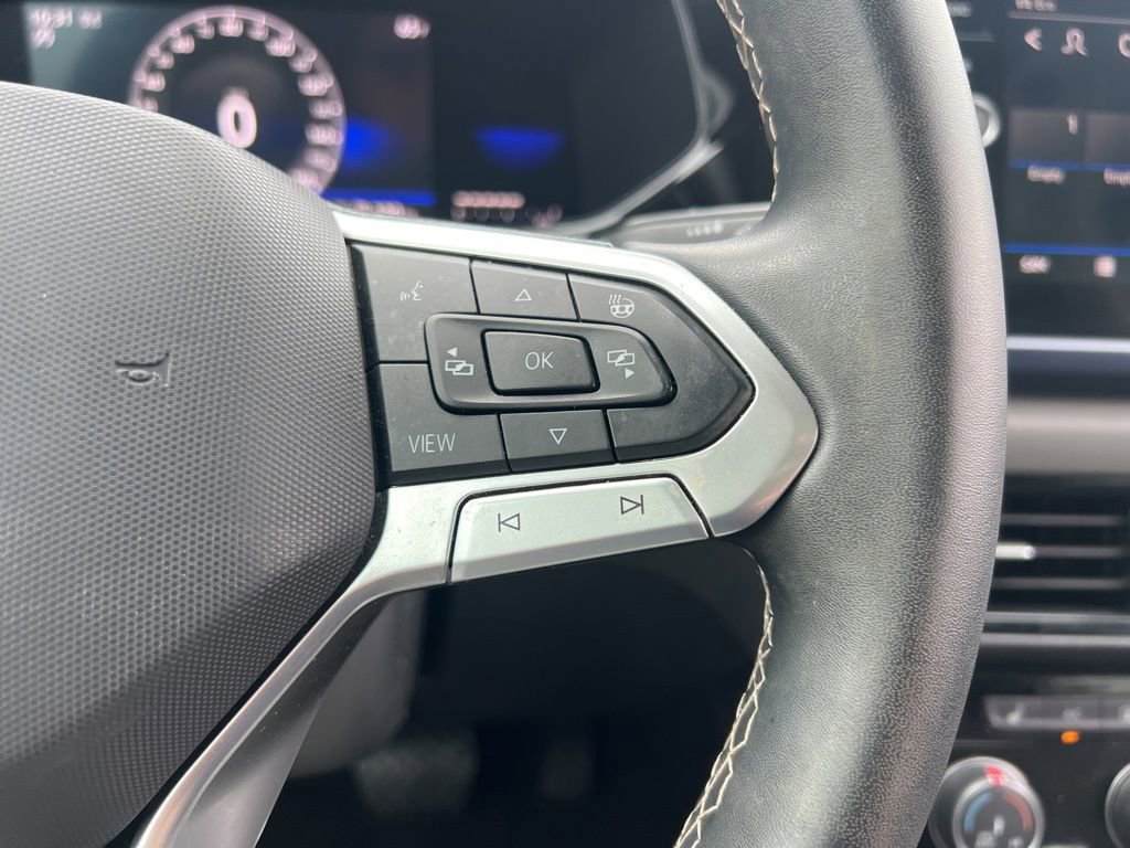 Used 2023 Volkswagen Taos SE w/ Panoramic Sunroof Package image 18