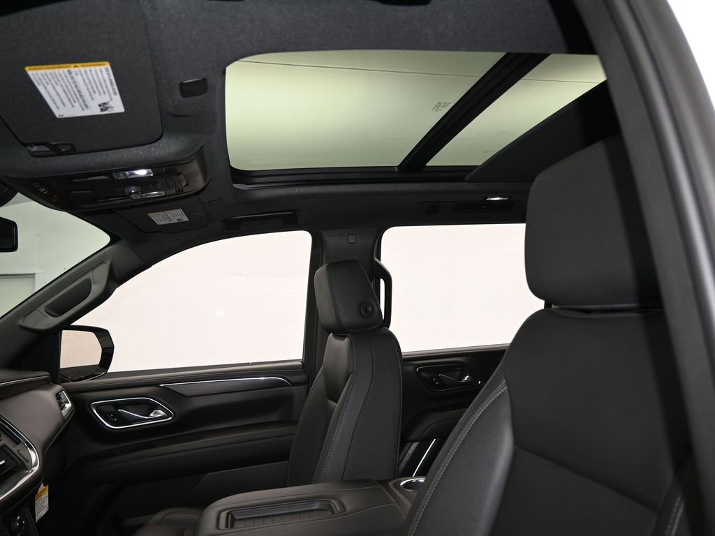 Used 2024 Chevrolet Suburban Z71 image 11