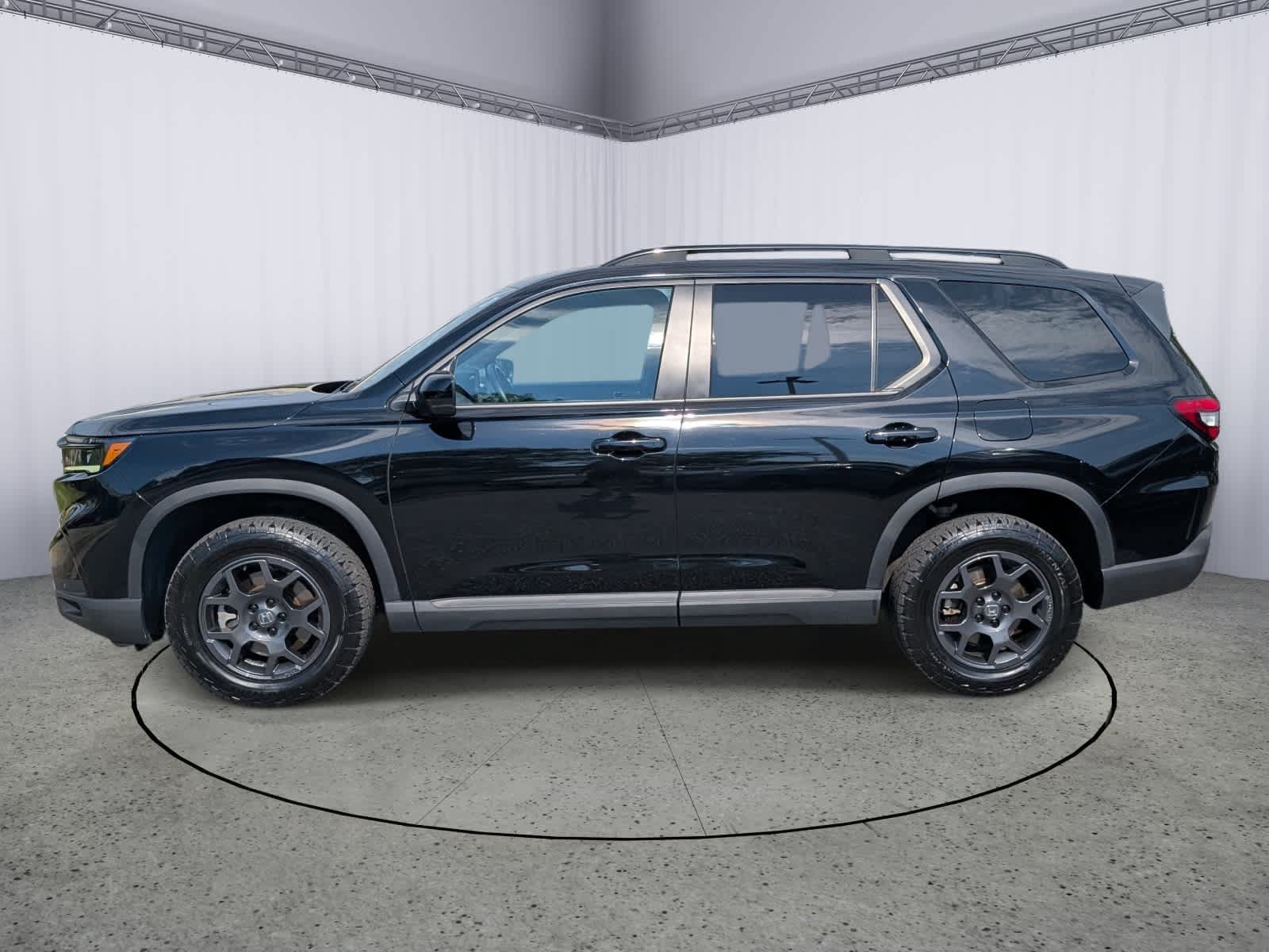 Certified 2025 Honda Pilot TrailSport image 6