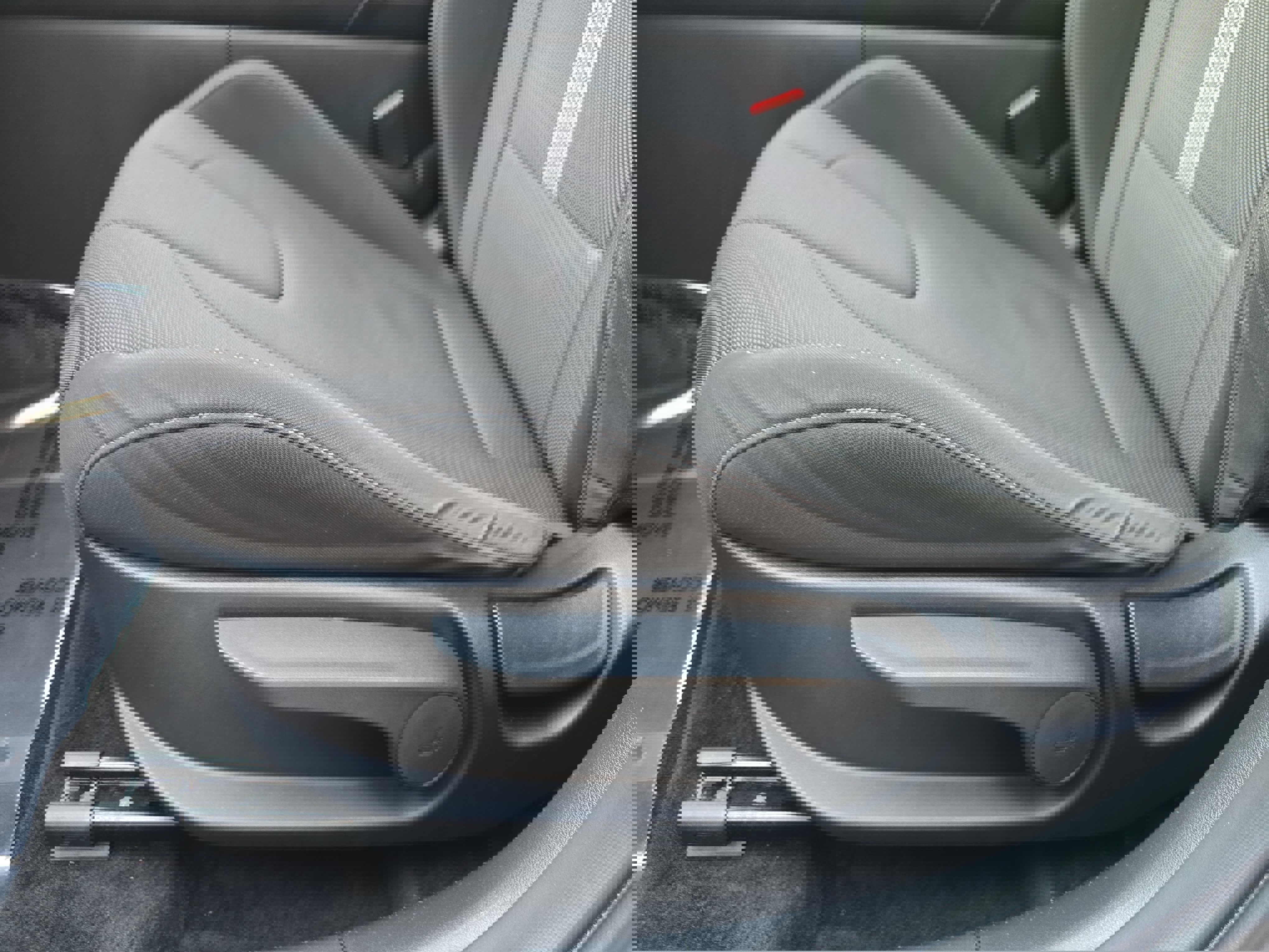 Used 2023 Hyundai Elantra SE image 28