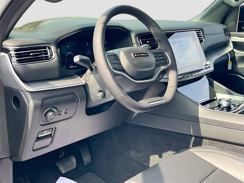 New 2025 Jeep Wagoneer L Series II w/ Premium Group I image 15