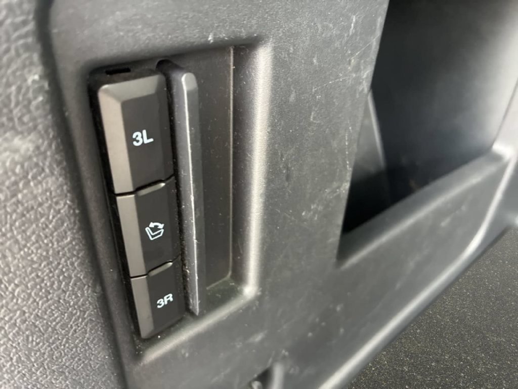 Used 2023 Ford Expedition XLT AWD/4WD image 23