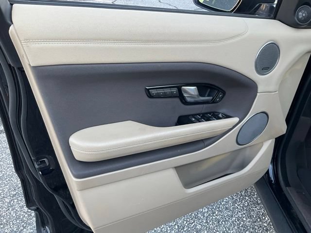 Used 2018 Land Rover Range Rover Evoque SE AWD/4WD image 7