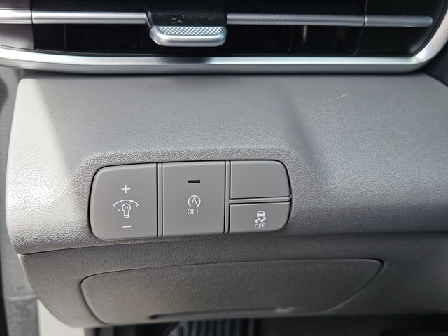 Used 2025 Hyundai Elantra SE FWD image 16