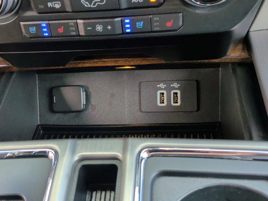 Used 2016 Ford F150 Platinum w/ Equipment Group 701A Luxury image 36