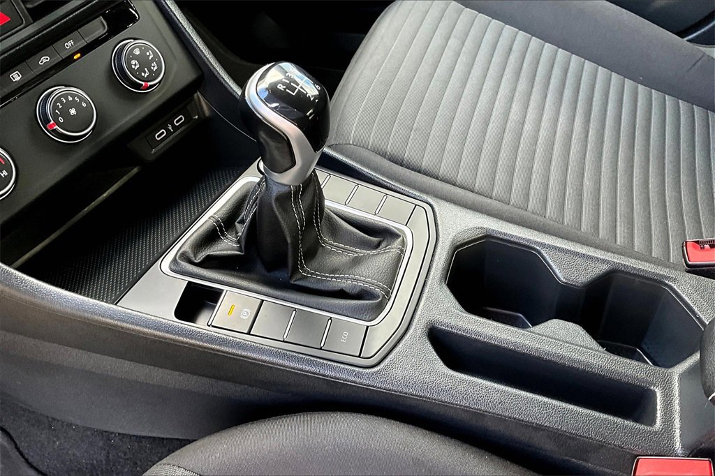 Used 2023 Volkswagen Jetta S image 17