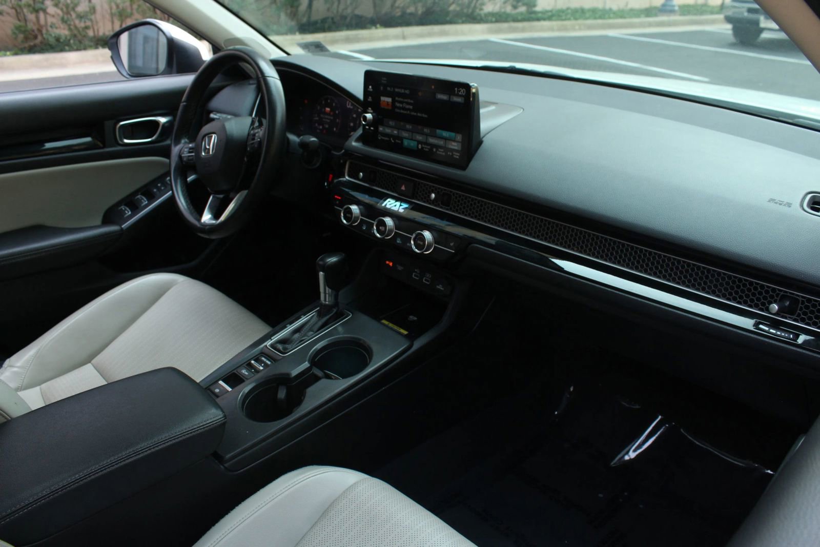 Used 2022 Honda Civic Touring image 27