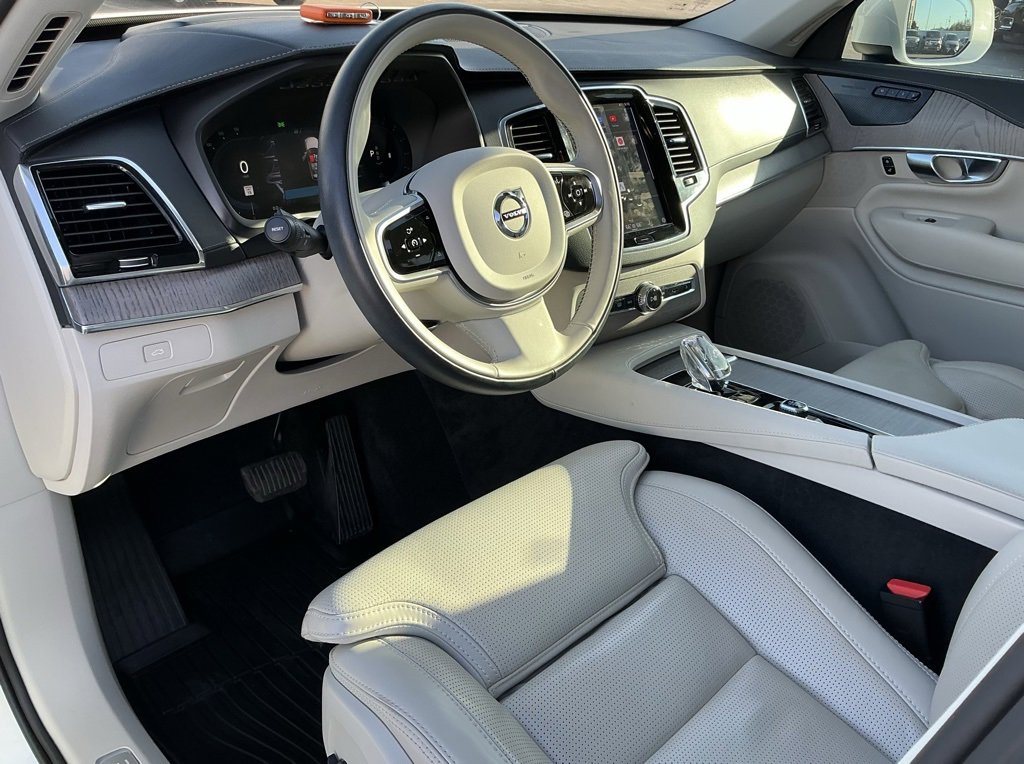 Used 2023 Volvo XC90 B6 Ultimate w/ Protection Package Premier image 44