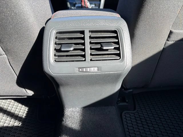 Used 2017 Volkswagen Golf 4-Door FWD image 12