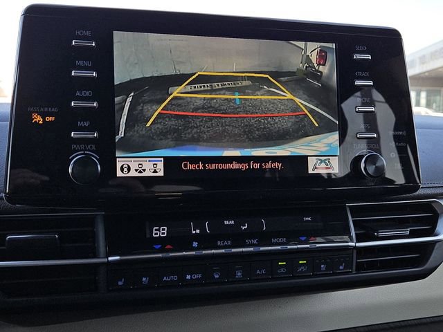 Used 2022 Toyota Sienna Platinum image 16