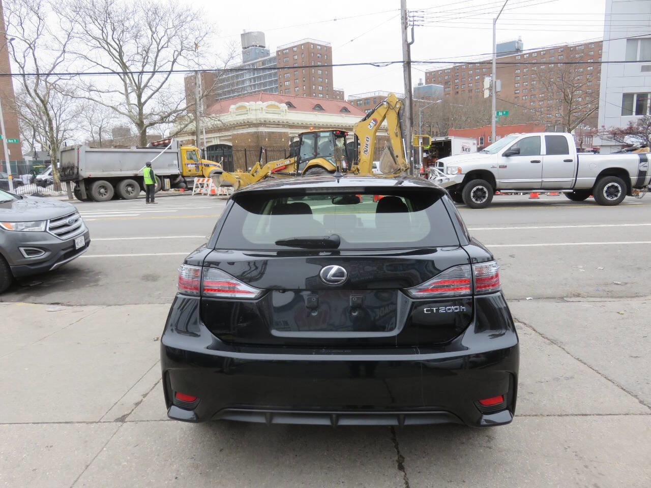 Used 2017 Lexus CT 200h Base 4dr Hatchback w/ Navigation System Package image 8