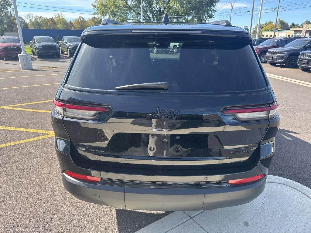 Used 2023 Jeep Grand Cherokee L Limited w/ Black Appearance Package image 6