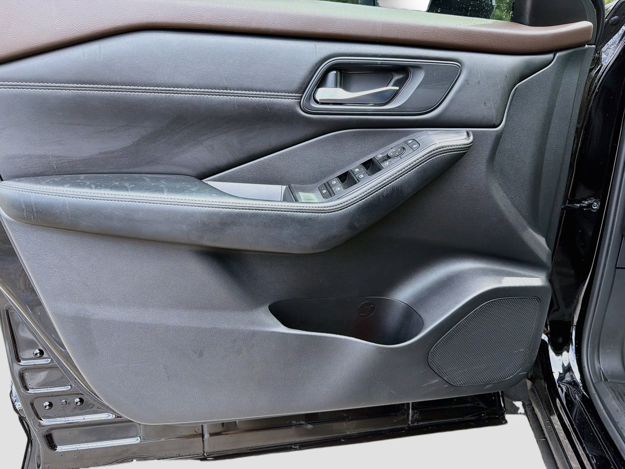 Used 2023 Nissan Rogue SV w/ SV Premium B Package FWD image 22