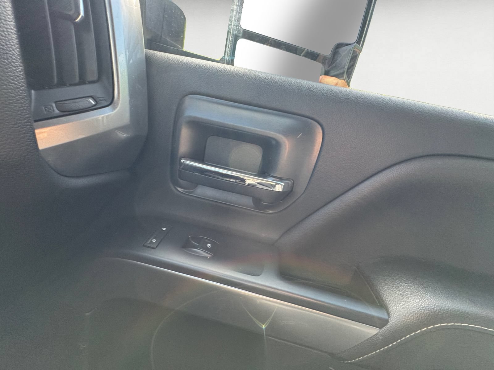 Used 2018 Chevrolet Silverado 2500 LT w/ LT Convenience Package AWD/4WD image 12