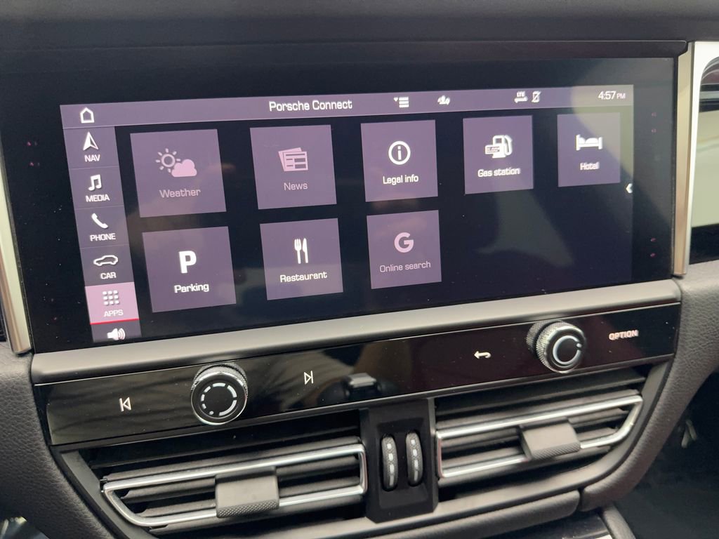 Used 2022 Porsche Macan image 62