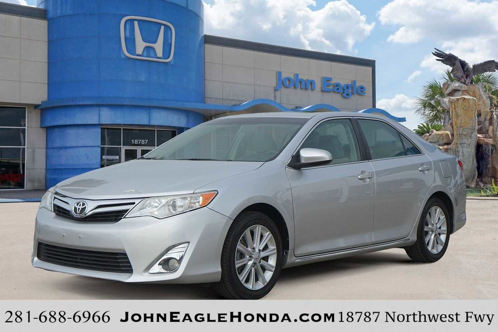 Used 2012 Toyota Camry XLE FWD image 1