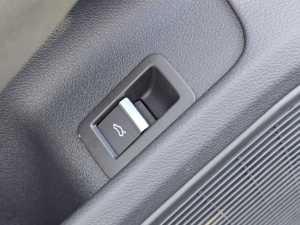 Used 2023 Audi S4 Premium Plus w/ Premium Plus Package AWD/4WD image 37