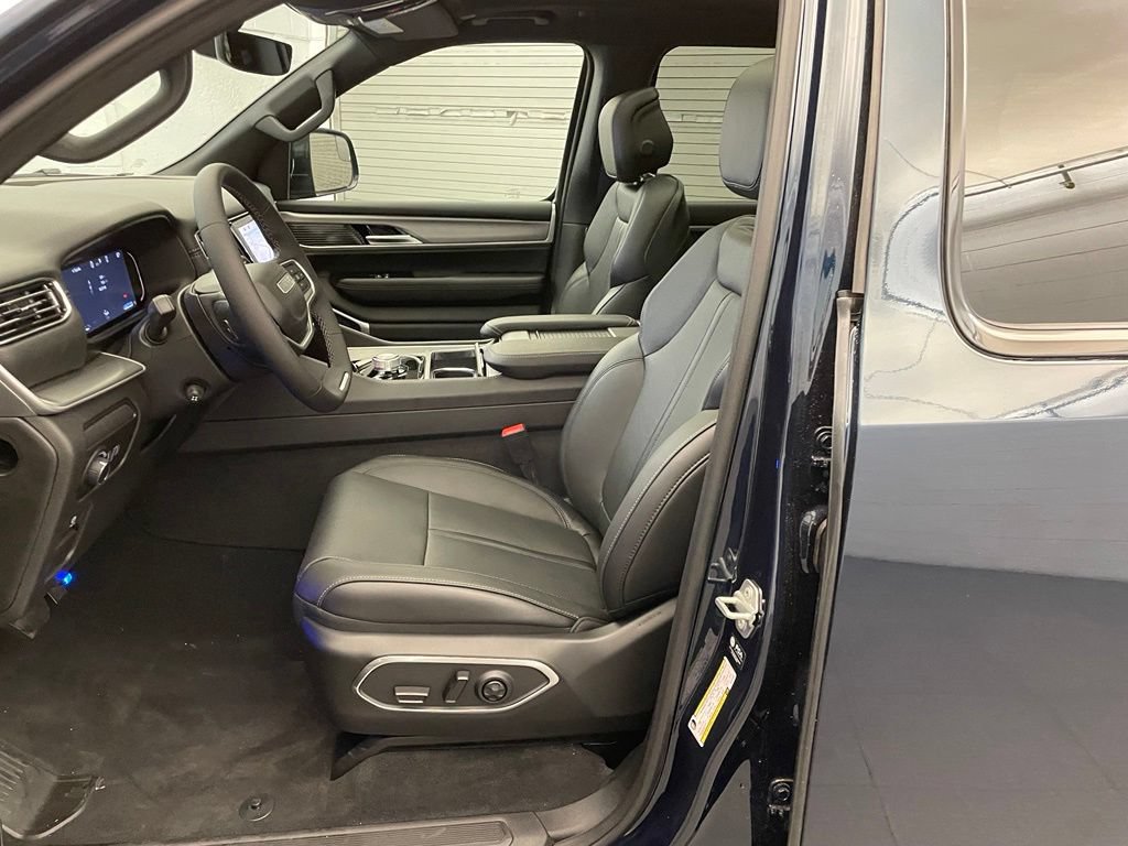 New 2026 Jeep Grand Wagoneer 2WD w/ Premium Group I image 18