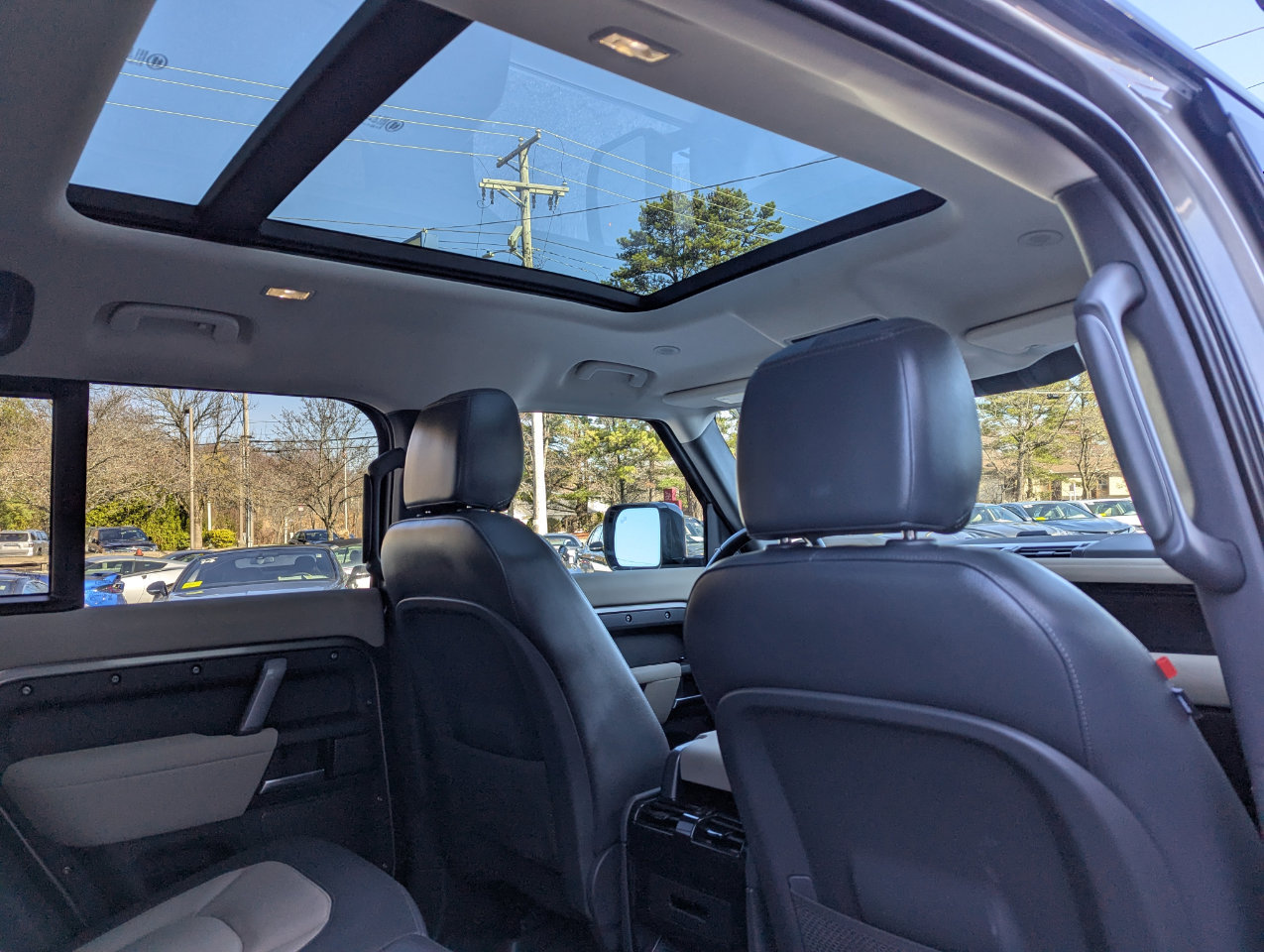 Used 2023 Land Rover Defender 110 X-Dynamic SE image 47