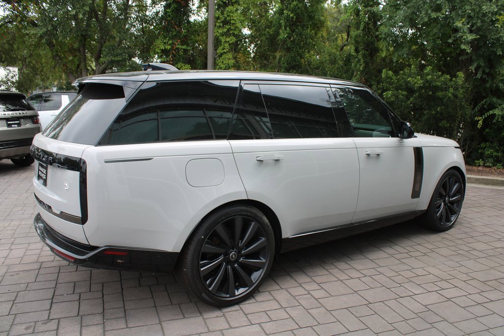 New 2025 Land Rover Range Rover SV image 5