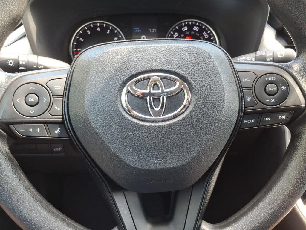 Used 2021 Toyota RAV4 XLE w/ Convenience Package AWD/4WD image 13