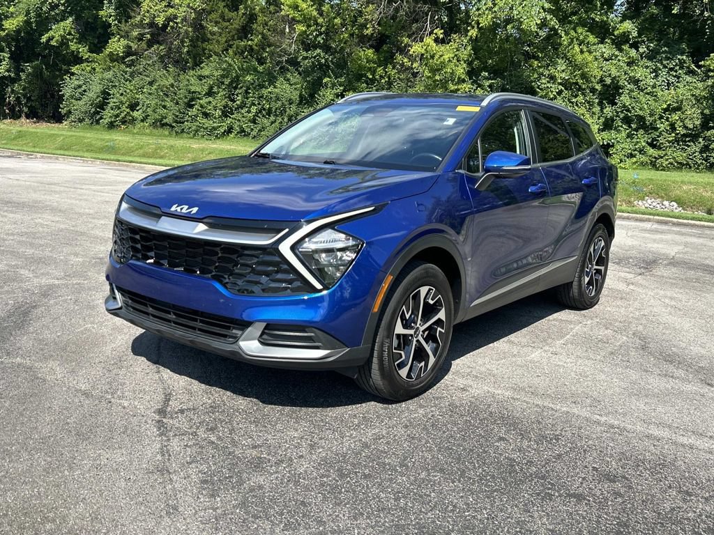 Used 2023 Kia Sportage EX AWD/4WD image 3