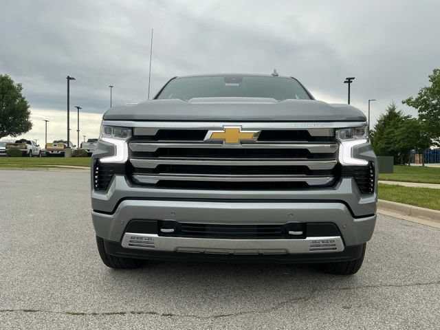Used 2026 Chevrolet Silverado 1500 High Country w/ High Country Premium Package AWD/4WD image 8