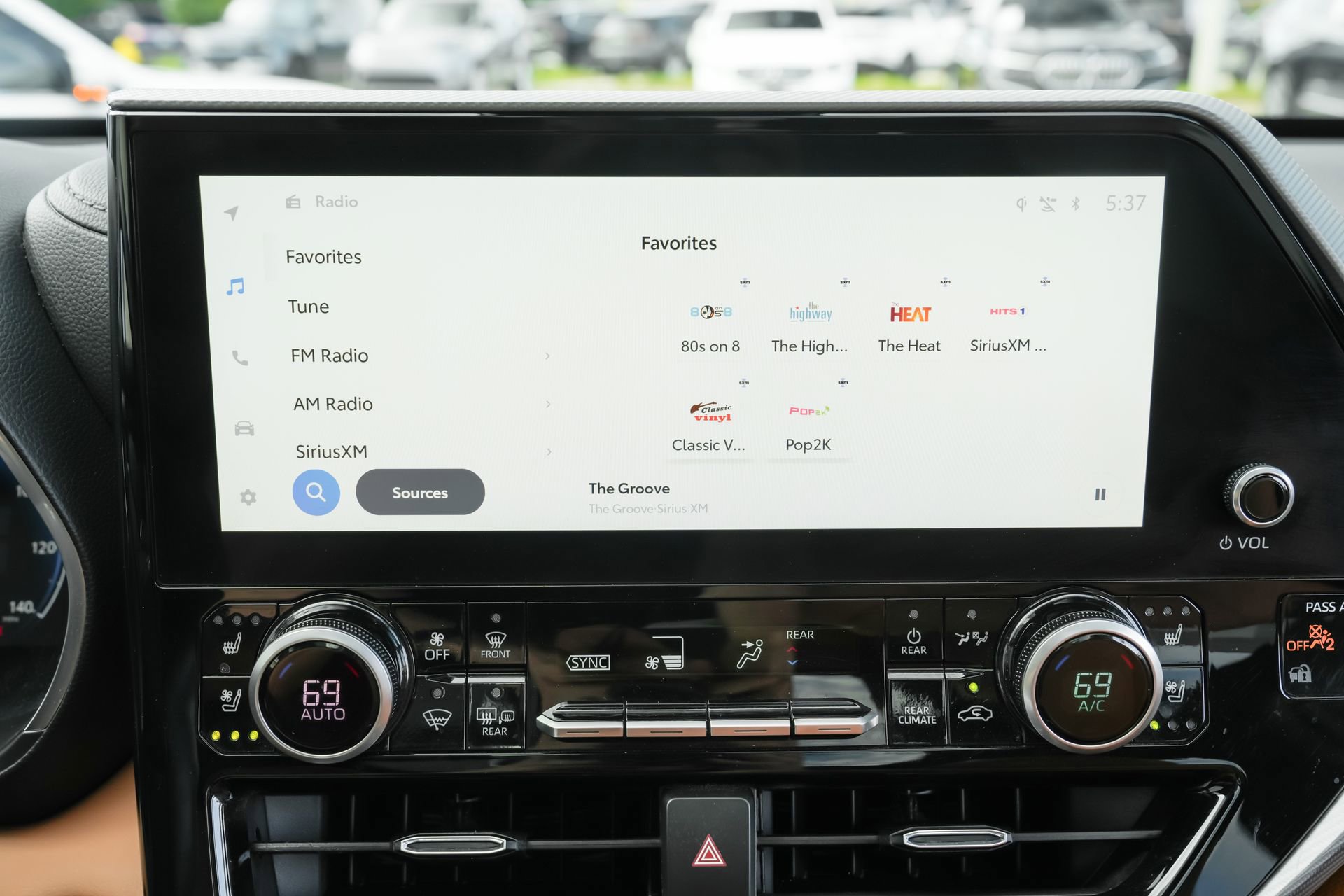 Used 2024 Toyota Highlander Platinum image 13