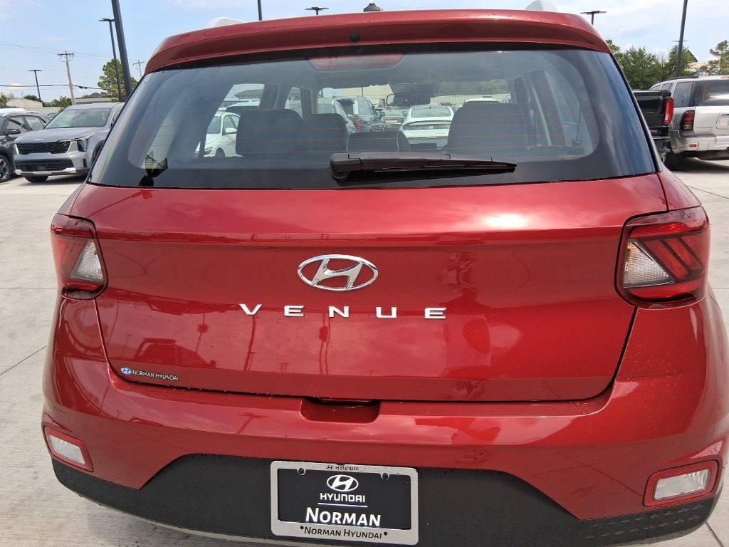New 2025 Hyundai Venue Limited image 6