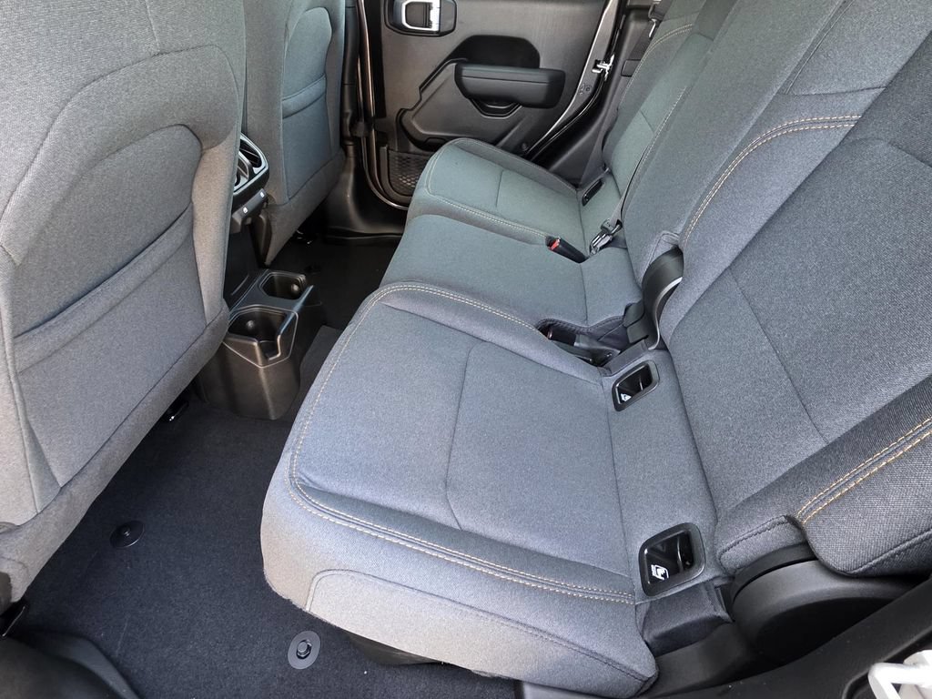 New 2026 Jeep Gladiator Sport AWD/4WD image 9