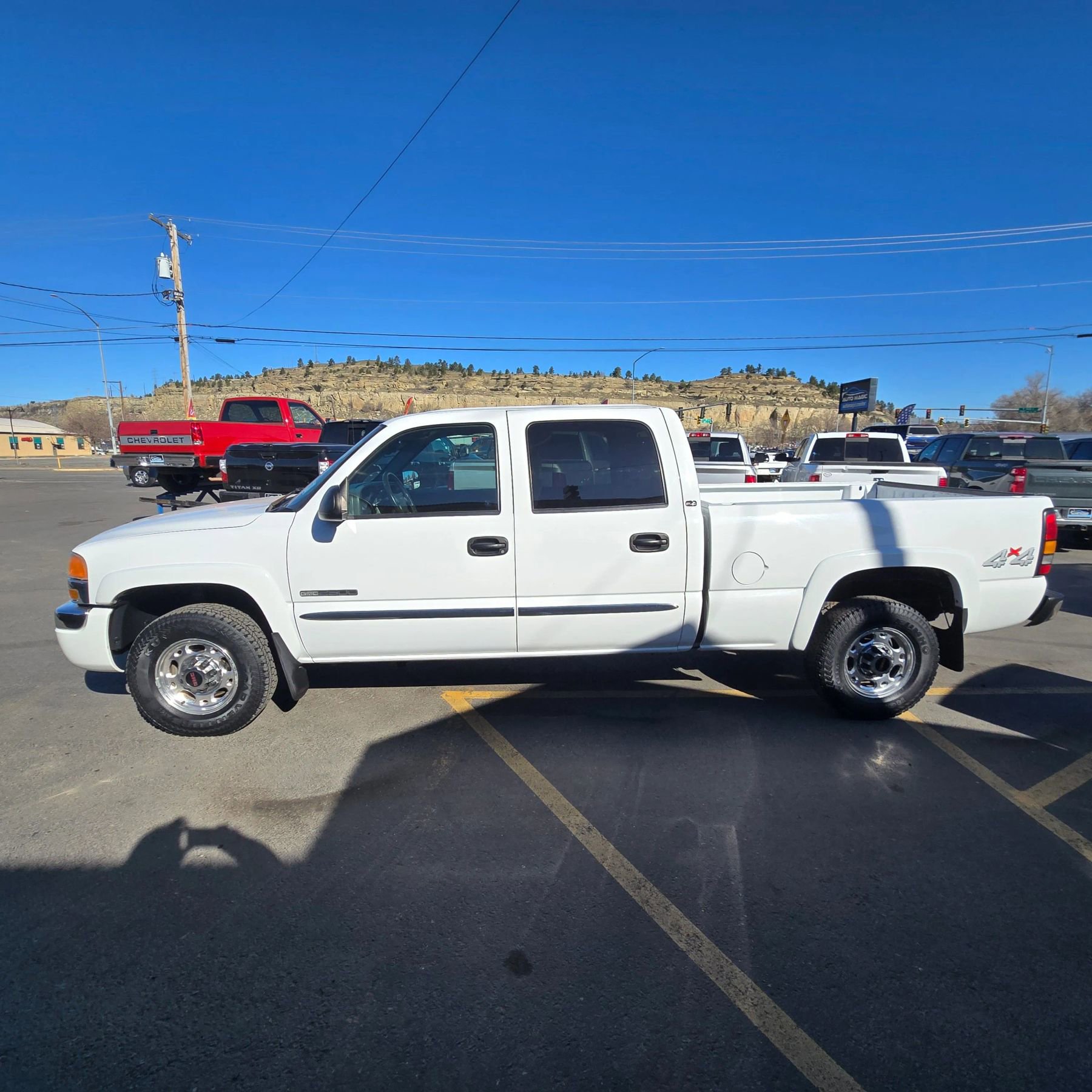 Used 2004 GMC Sierra 2500 SLE w/ Skid Plate Package AWD/4WD image 6